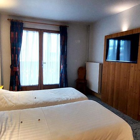 Hotel Les Bruyères Alpe d'Huez Esterno foto