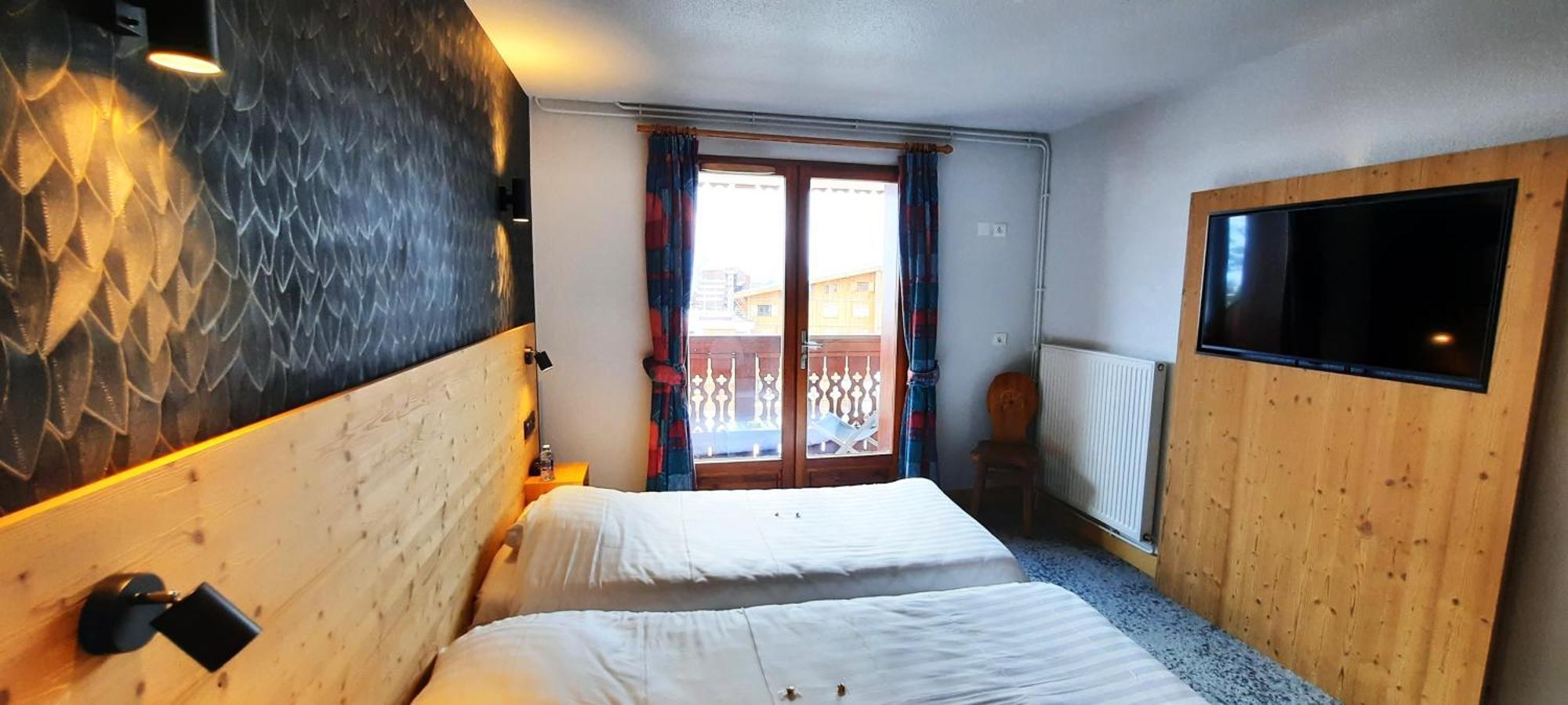 Hotel Les Bruyères Alpe d'Huez Esterno foto